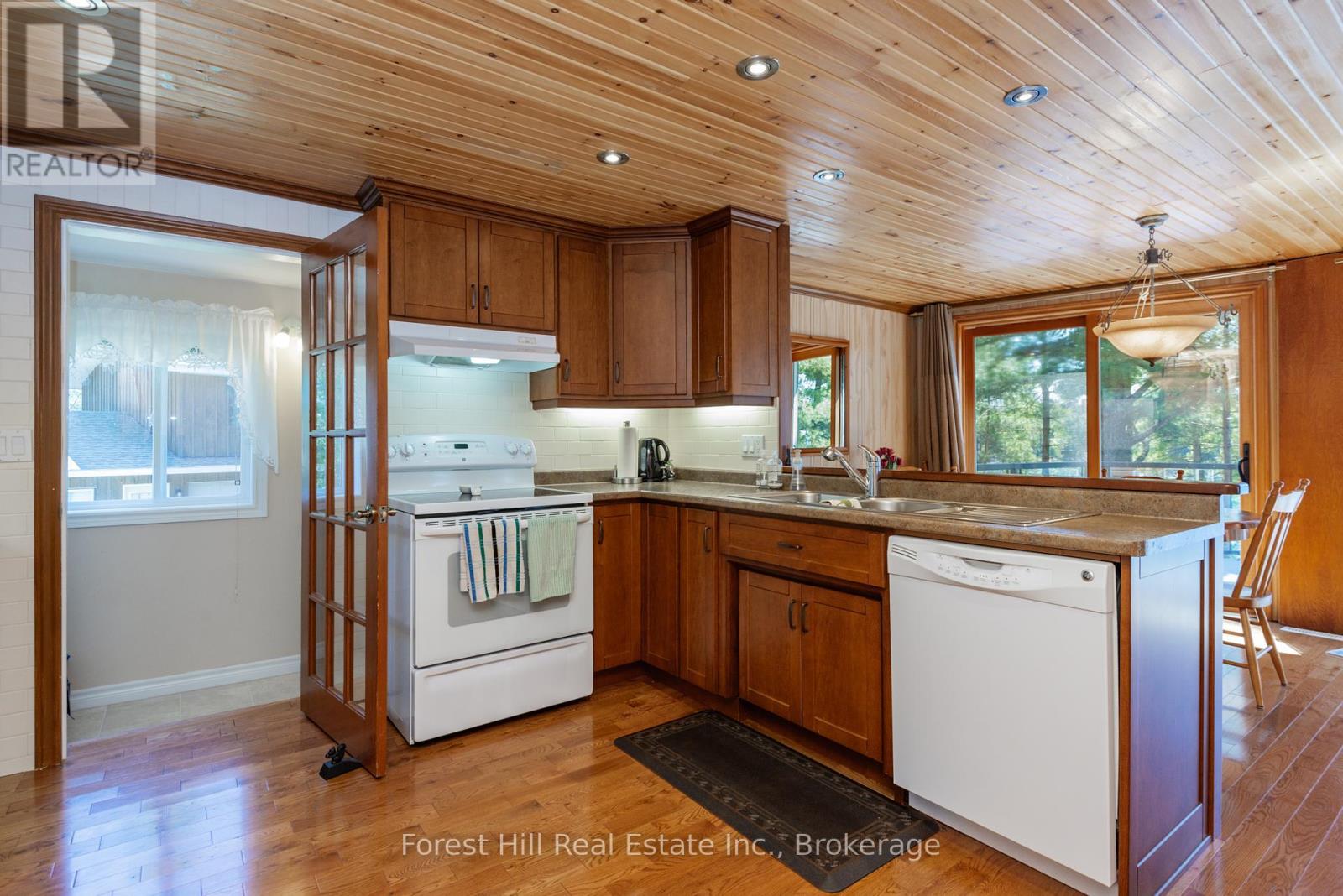 119 Old Stage Road, Parry Sound Remote Area, Ontario  P0H 1A0 - Photo 18 - X12030056