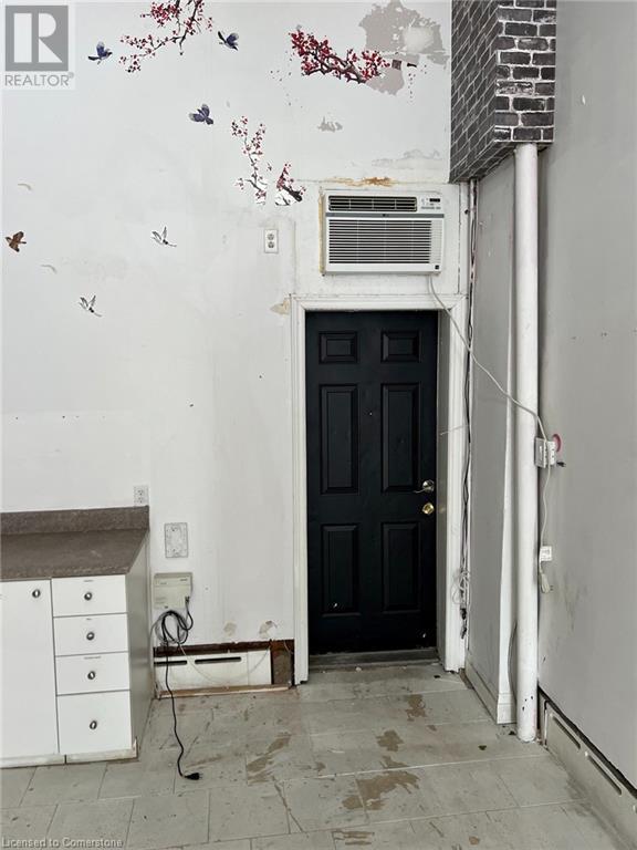 599 King Street E, Hamilton, Ontario  L8N 1E4 - Photo 8 - 40708420