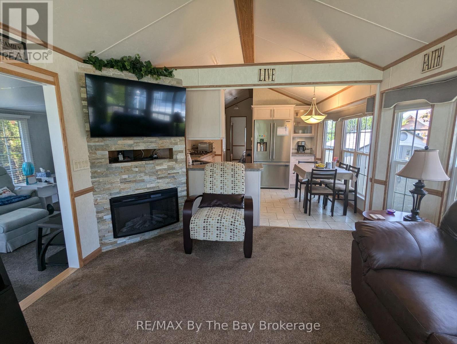 6 Huron Circle, Wasaga Beach, Ontario  L9Z 1X7 - Photo 20 - S12031129