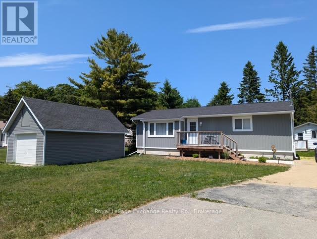 120 Seneca Street, Huron-Kinloss, Ontario  N2Z 2X3 - Photo 1 - X12033310