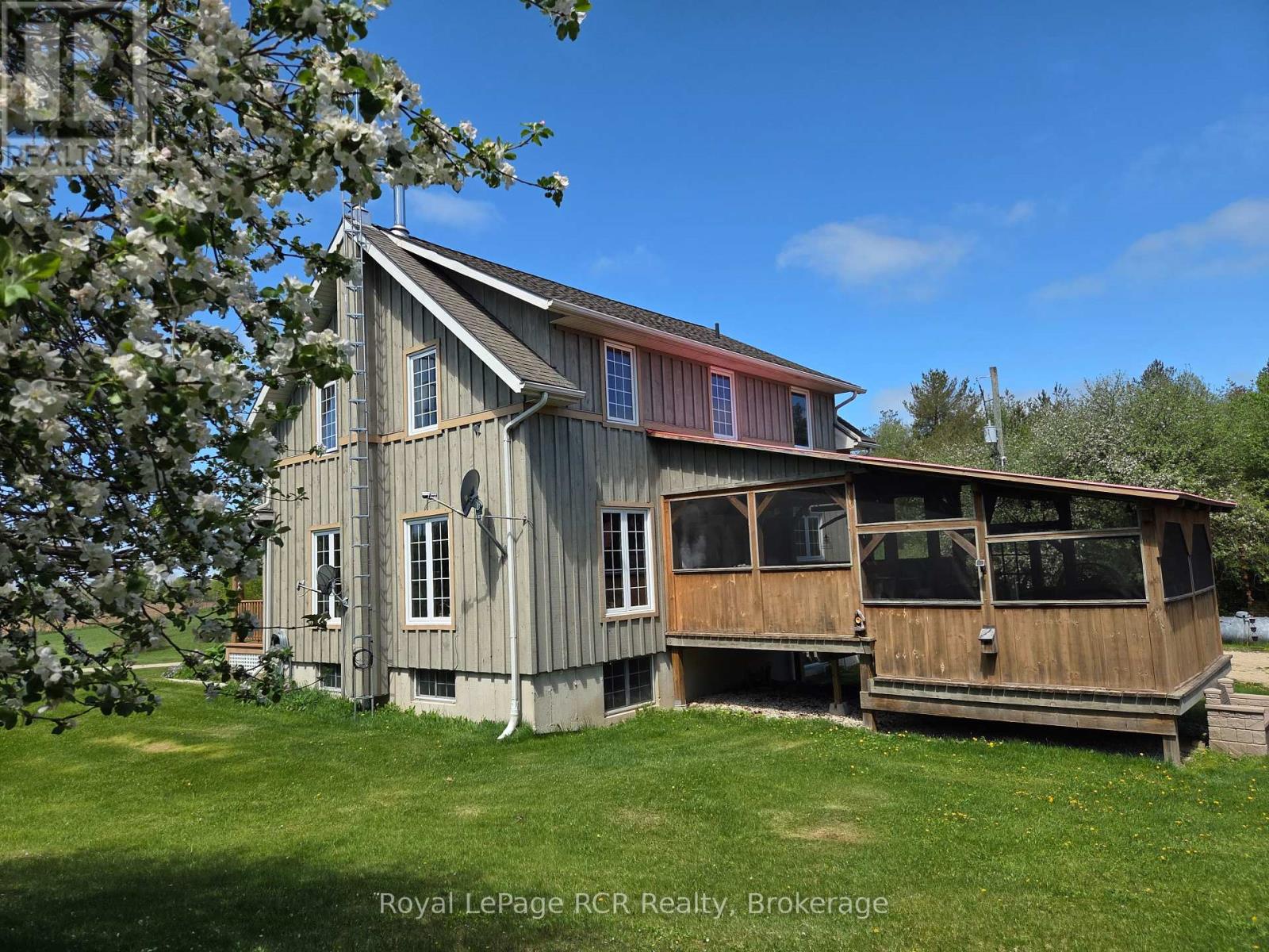 493759 Baptist Church Road, West Grey, Ontario  N0C 1K0 - Photo 4 - X12033519
