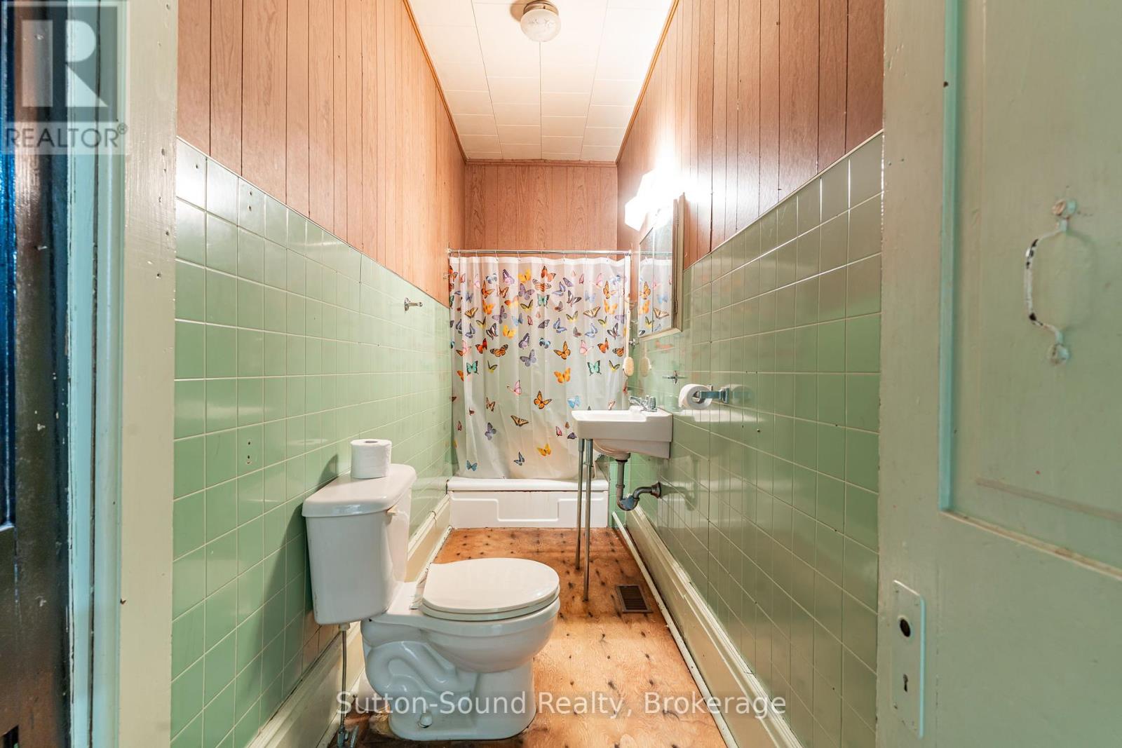 443 And 445 Taylor Street, South Bruce Peninsula, Ontario  N0H 2T0 - Photo 16 - X12034805