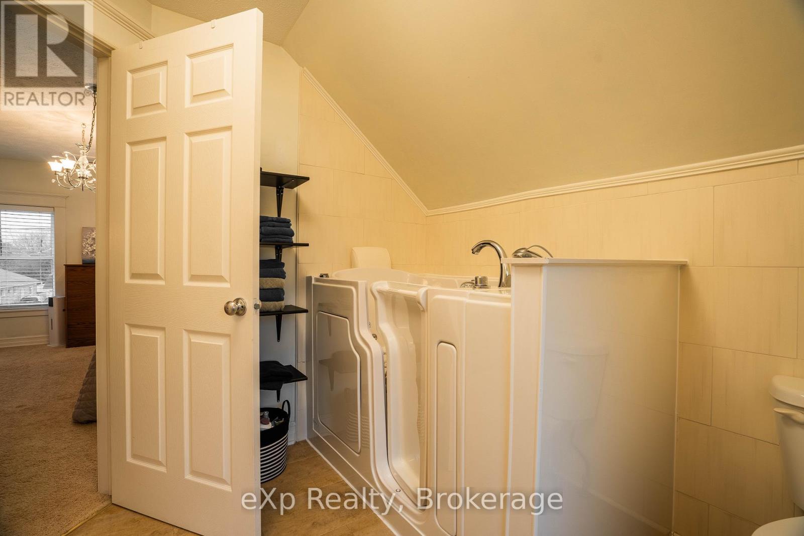 601 Dawson Street, South Bruce Peninsula, Ontario  N0H 2T0 - Photo 29 - X12035392
