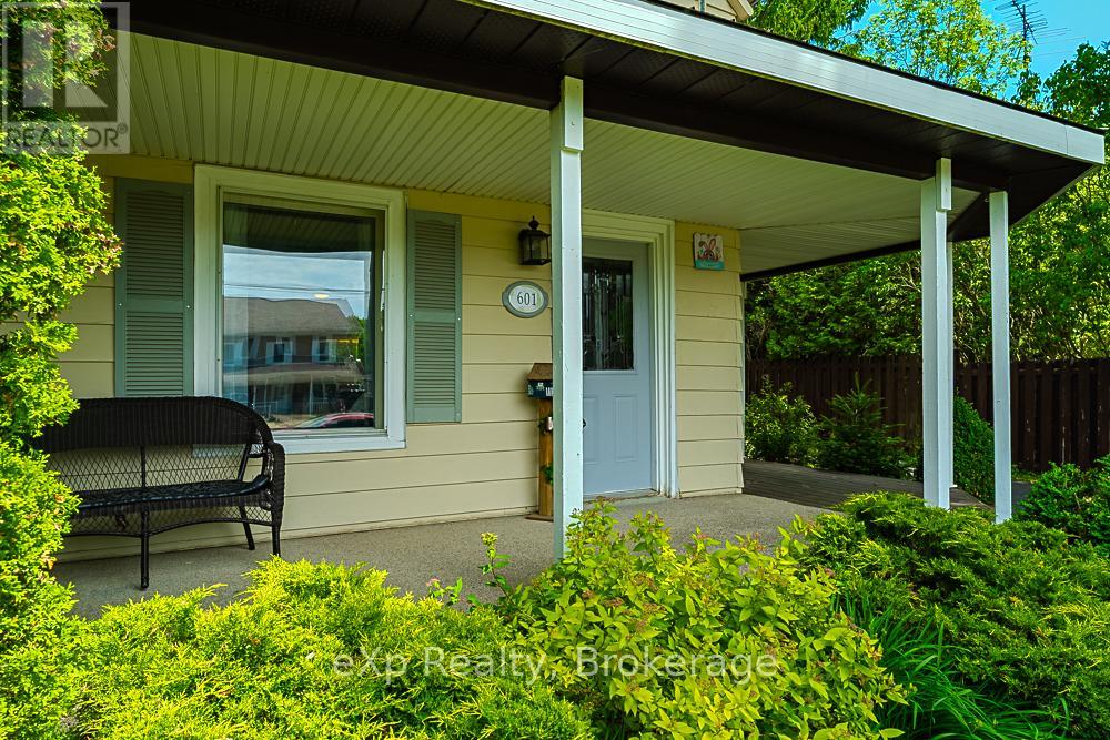 601 Dawson Street, South Bruce Peninsula, Ontario  N0H 2T0 - Photo 4 - X12035392