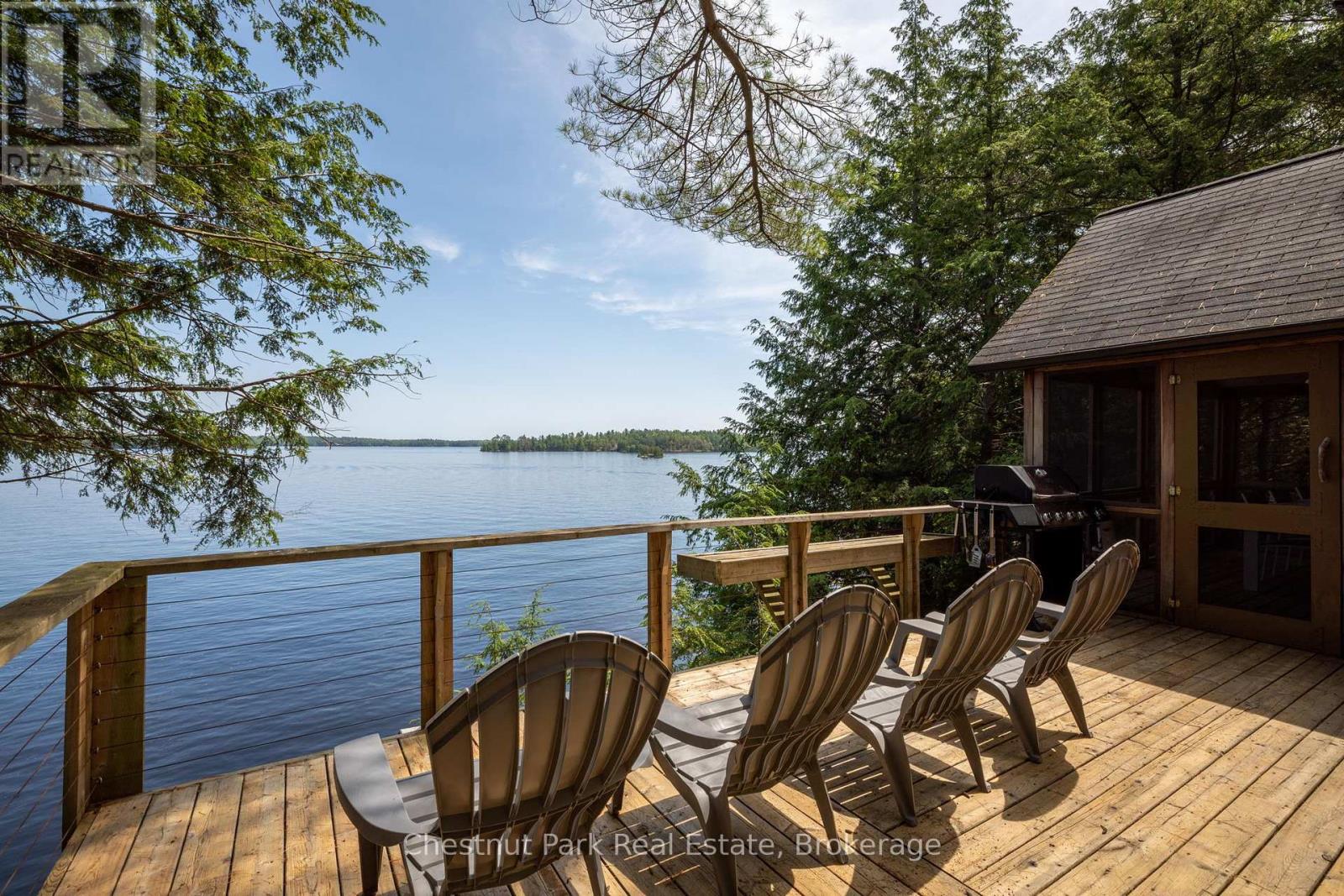 29 Island 26lm, Gravenhurst, Ontario  P1P 1R2 - Photo 2 - X12035465