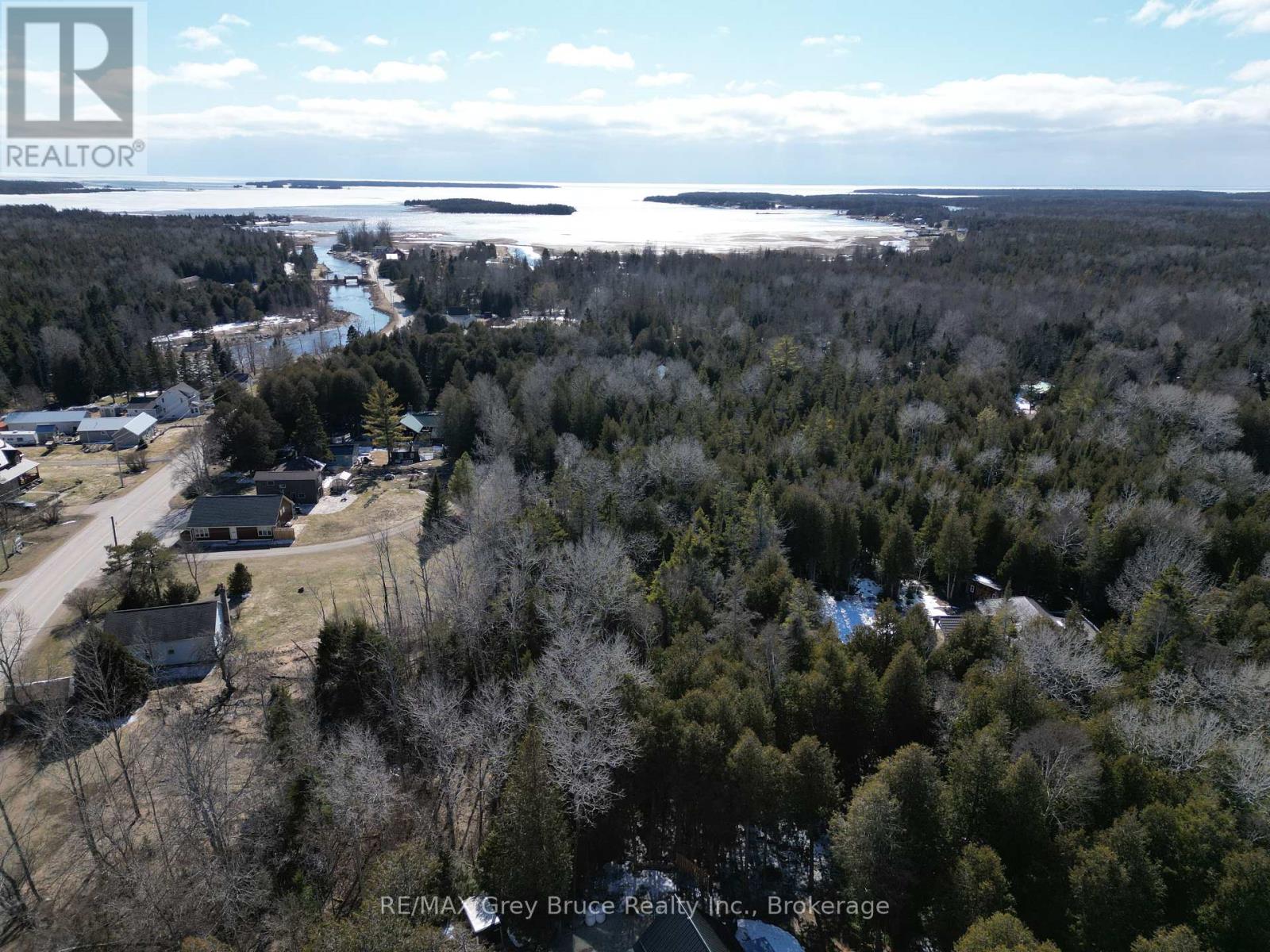 597 Stokes Bay Road, Northern Bruce Peninsula, Ontario  N0H 2M0 - Photo 39 - X12035668