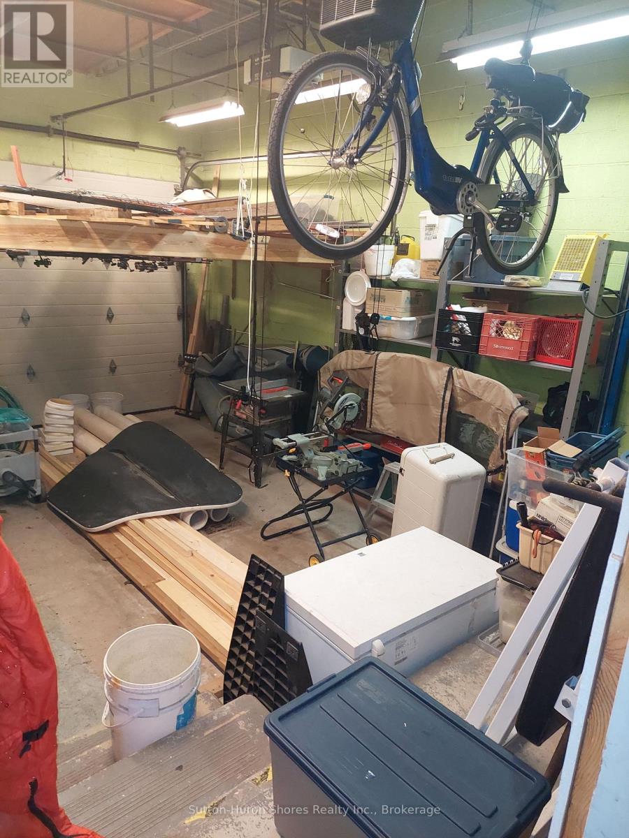 662 Gustavus Street, Saugeen Shores, Ontario  N0H 2C0 - Photo 16 - X12035971