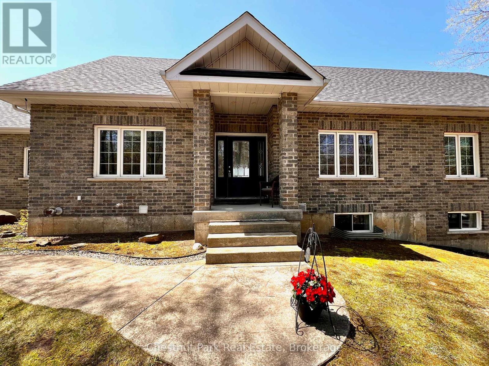 28 Boyd Crescent, Oro-Medonte, Ontario  L0K 1N0 - Photo 6 - S12039913