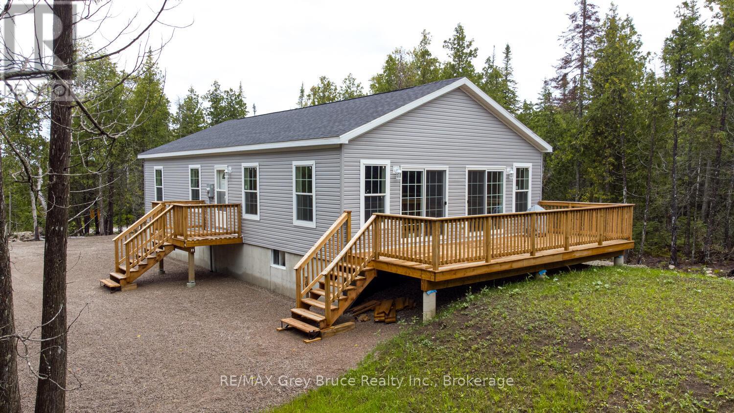 147 Dorcas Bay Road, Northern Bruce Peninsula, Ontario  N0H 2R0 - Photo 2 - X12040063