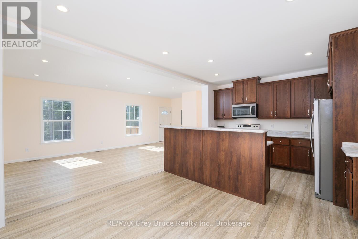 147 Dorcas Bay Road, Northern Bruce Peninsula, Ontario  N0H 2R0 - Photo 6 - X12040063