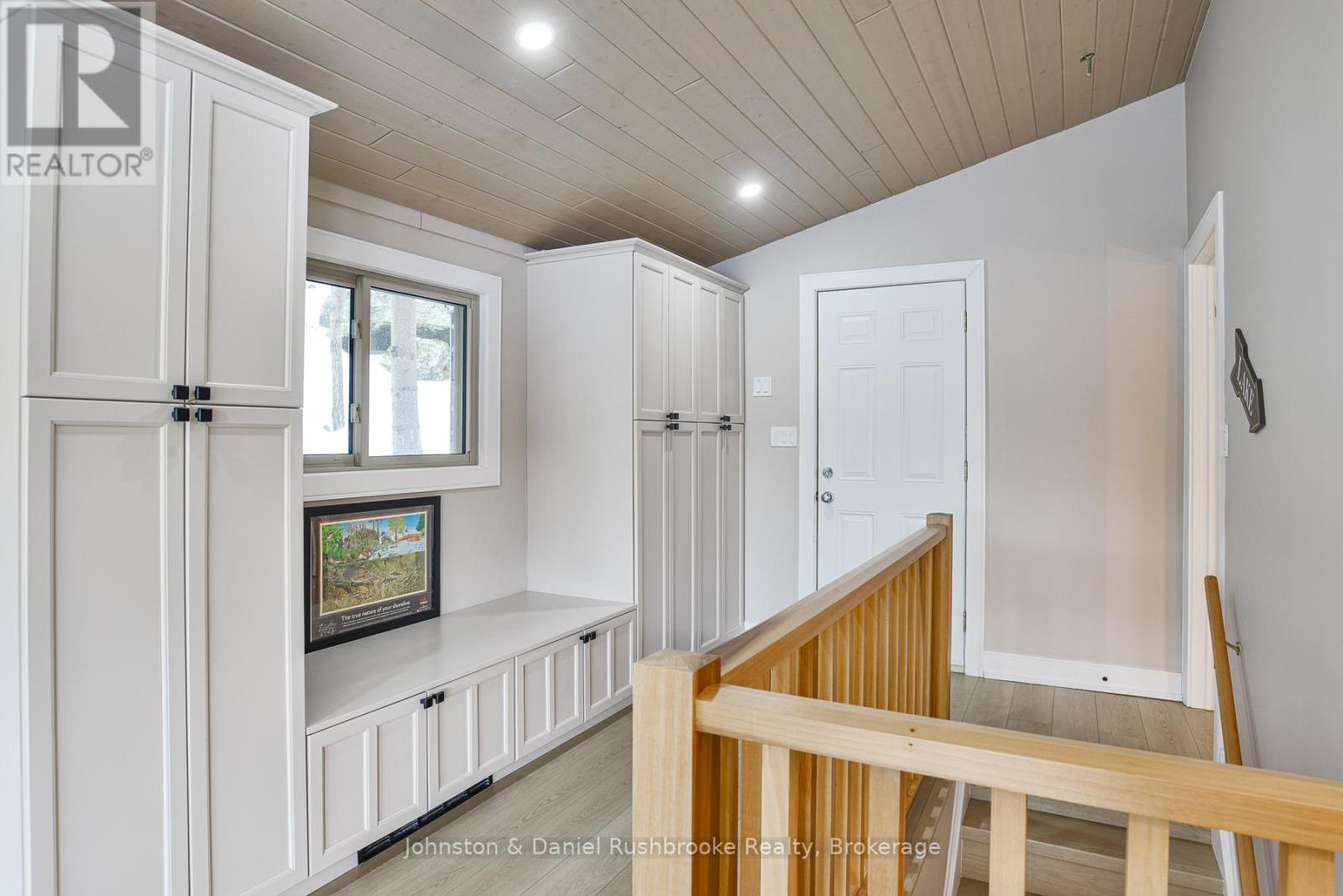 621 Peninsula Road, Gravenhurst, Ontario  P1P 1R2 - Photo 13 - X12040874