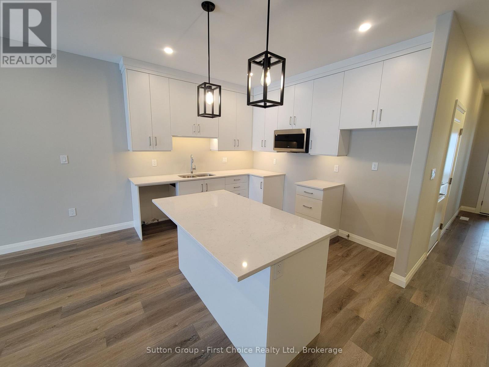 119 Rowe Avenue, South Huron, Ontario  N0M 1S1 - Photo 6 - X12041447