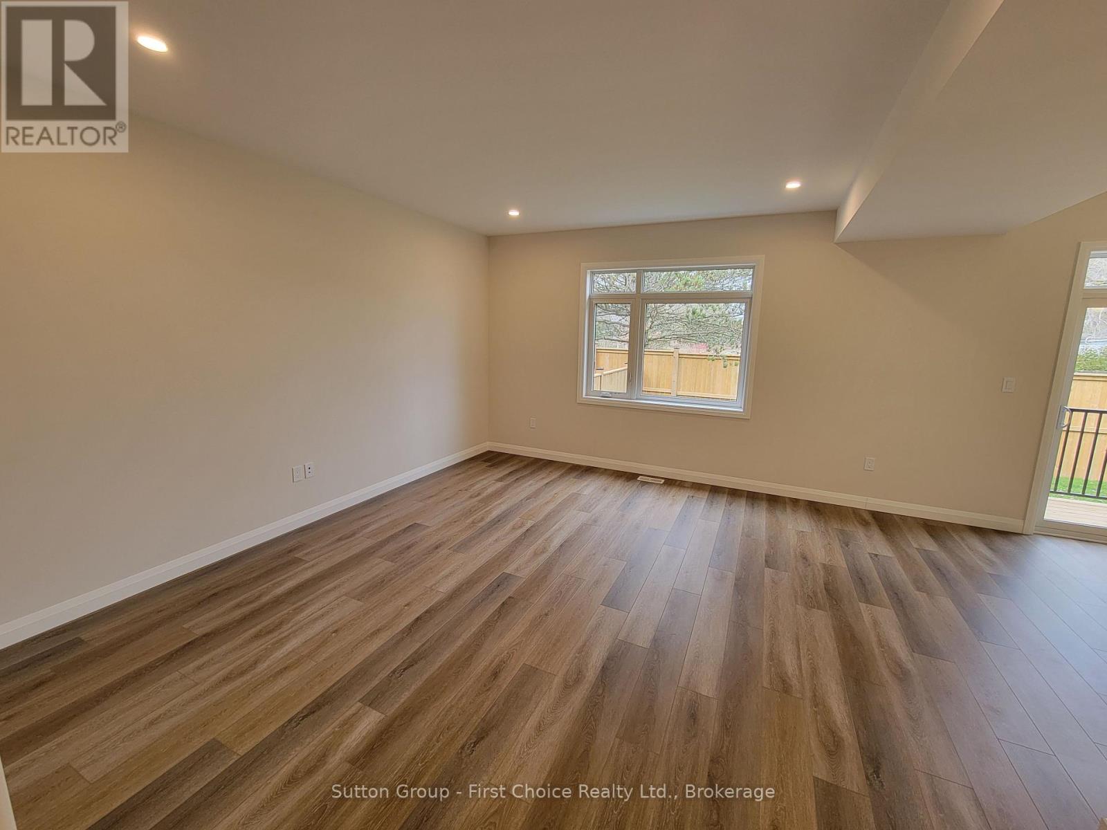 549 Albert Street, South Huron, Ontario  N0M 1S1 - Photo 9 - X12041463