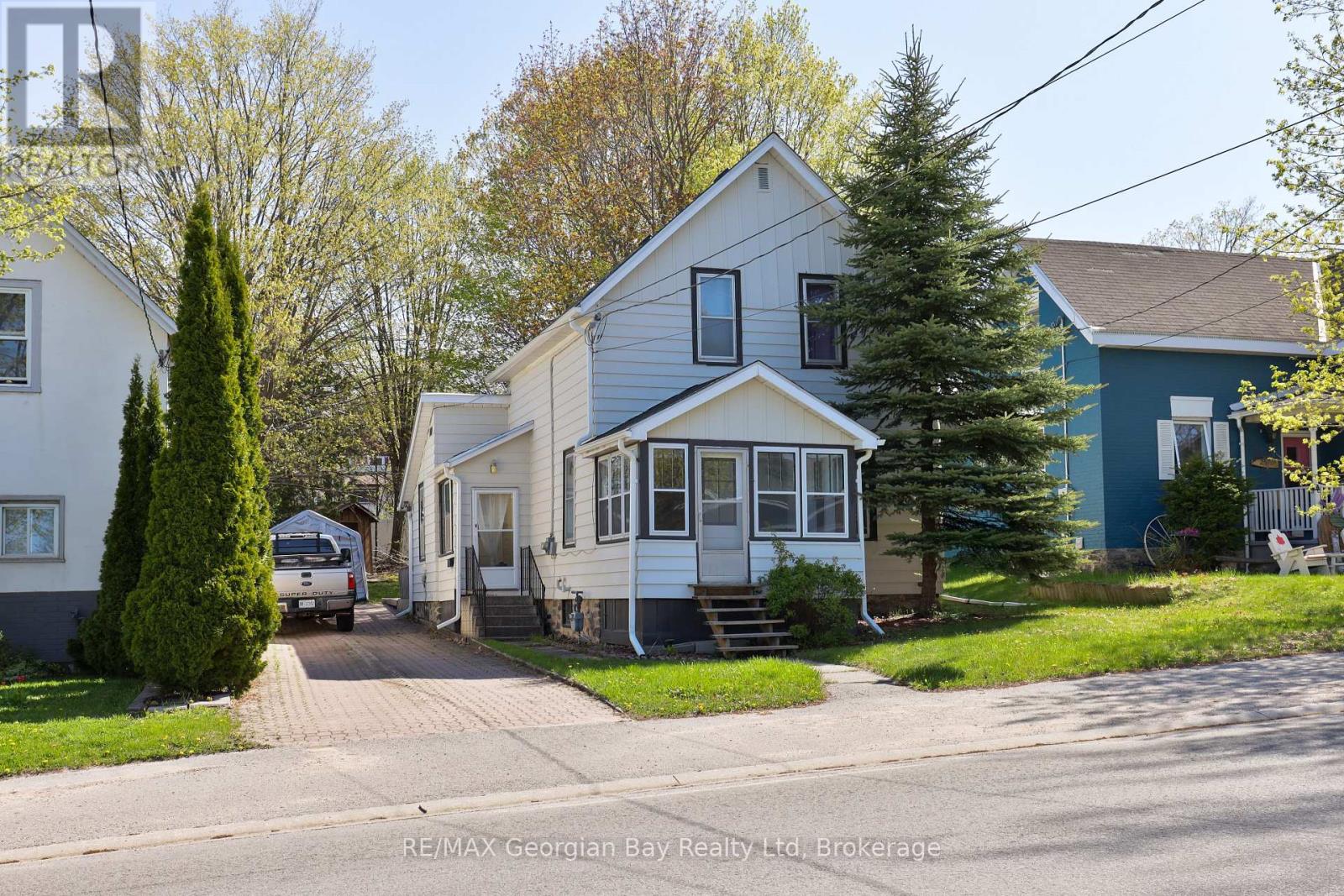 23 Maria Street, Penetanguishene, Ontario  L9M 1L5 - Photo 1 - S12042245
