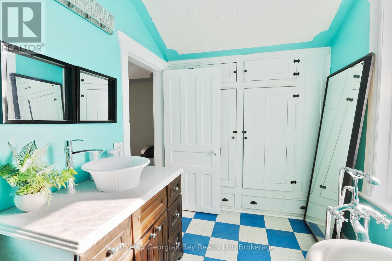 23 Maria Street, Penetanguishene, Ontario  L9M 1L5 - Photo 15 - S12042245