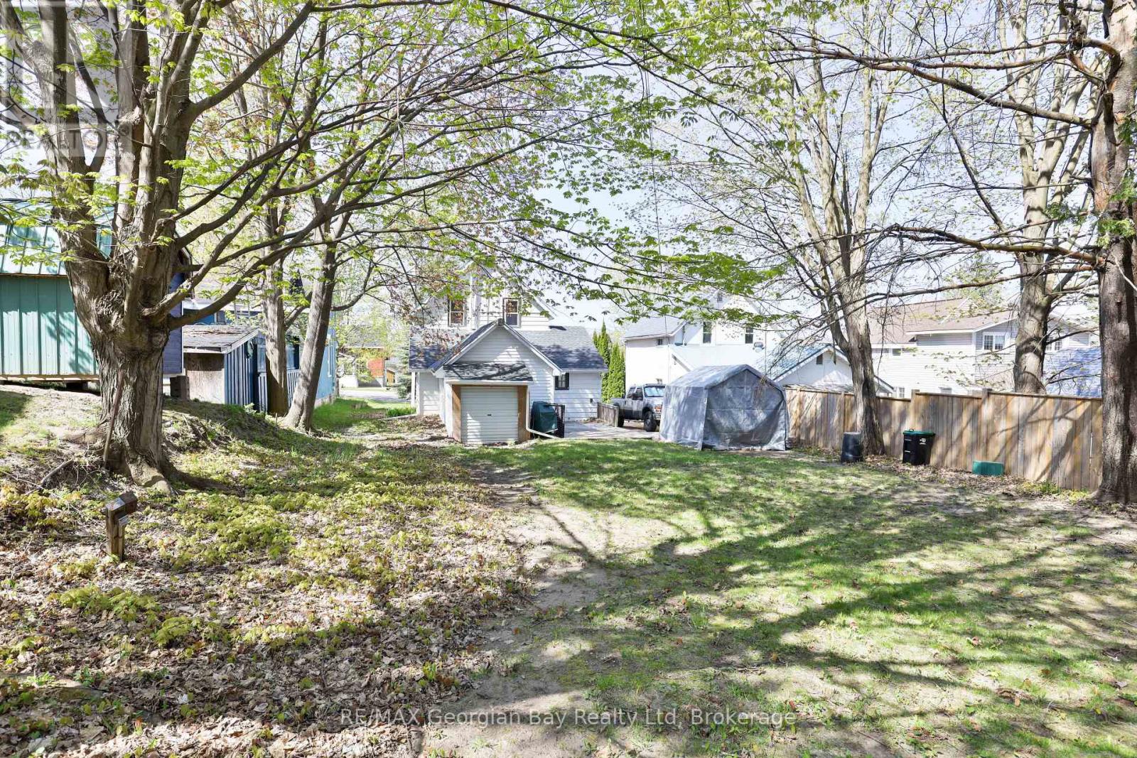 23 Maria Street, Penetanguishene, Ontario  L9M 1L5 - Photo 28 - S12042245