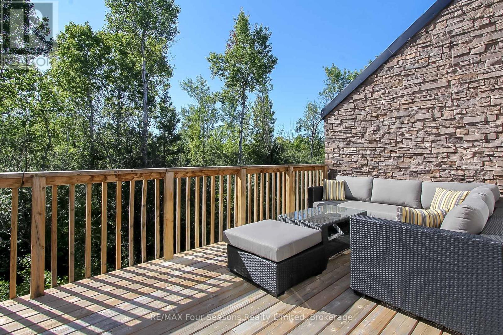 12 Robbie Way, Collingwood, Ontario  L9Y 0X5 - Photo 2 - S12042422