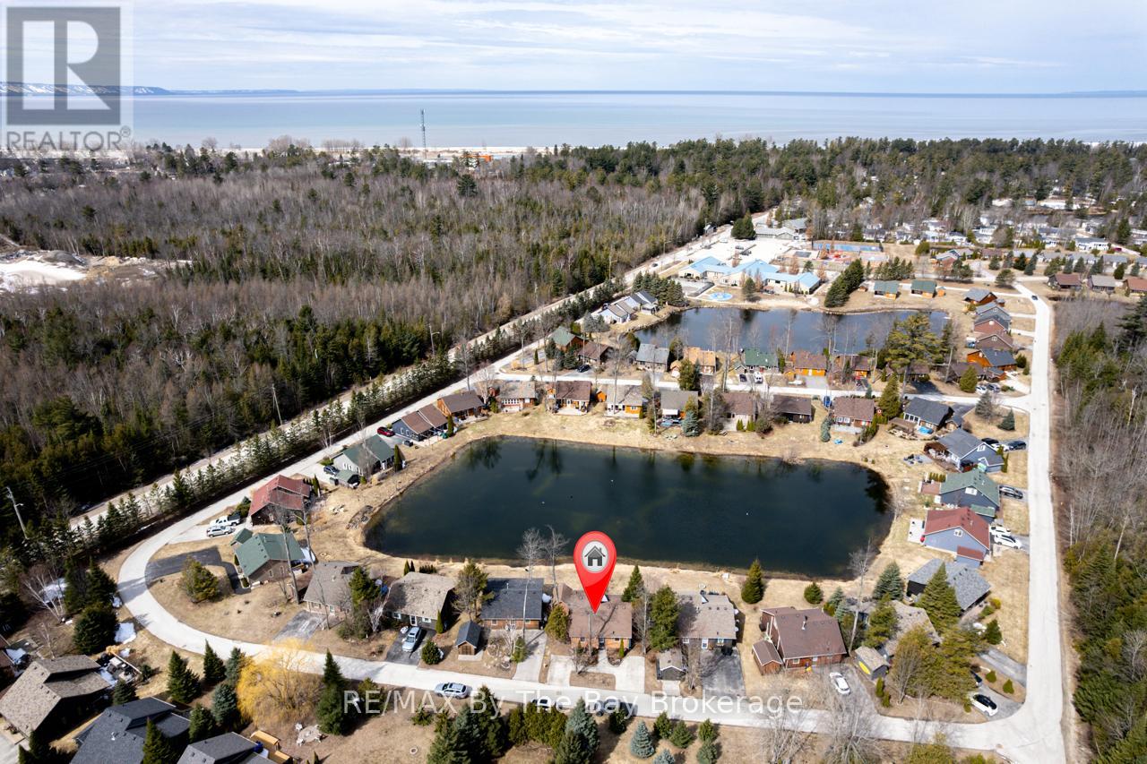 30 Cabin Crescent, Wasaga Beach, Ontario  L9Z 1X7 - Photo 3 - S12047295