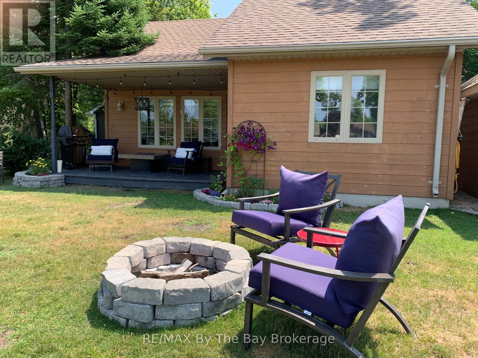 30 Cabin Crescent, Wasaga Beach, Ontario  L9Z 1X7 - Photo 4 - S12047295