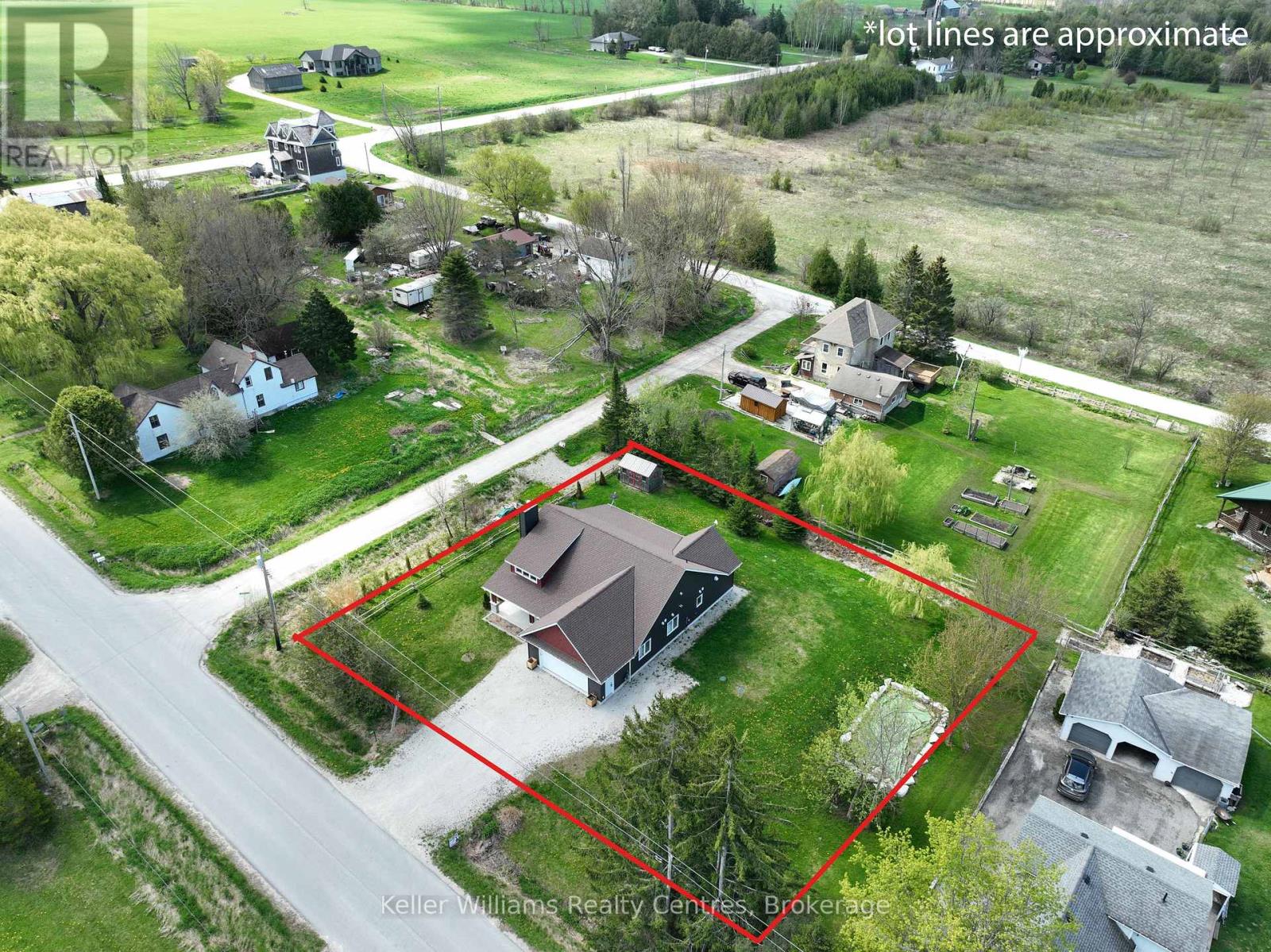 116 Havelock Street, Georgian Bluffs, Ontario  N0H 2T0 - Photo 2 - X12047558