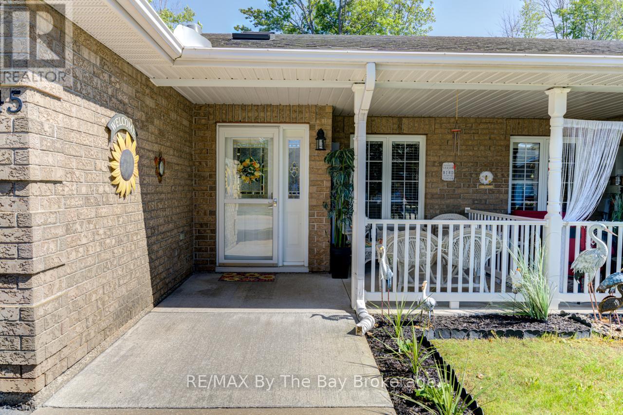 45 Meadow Lane, Wasaga Beach, Ontario  L9Z 0A2 - Photo 2 - S12047800