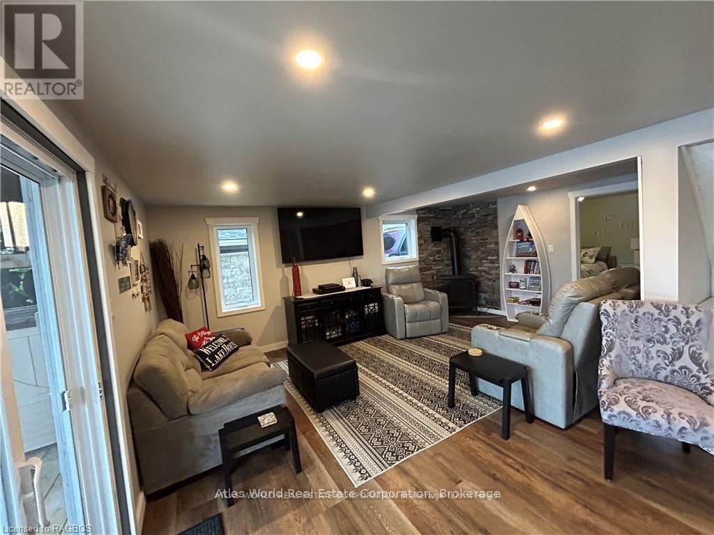 38 North Shore Road, Northern Bruce Peninsula, Ontario  N0H 1W0 - Photo 34 - X12048210