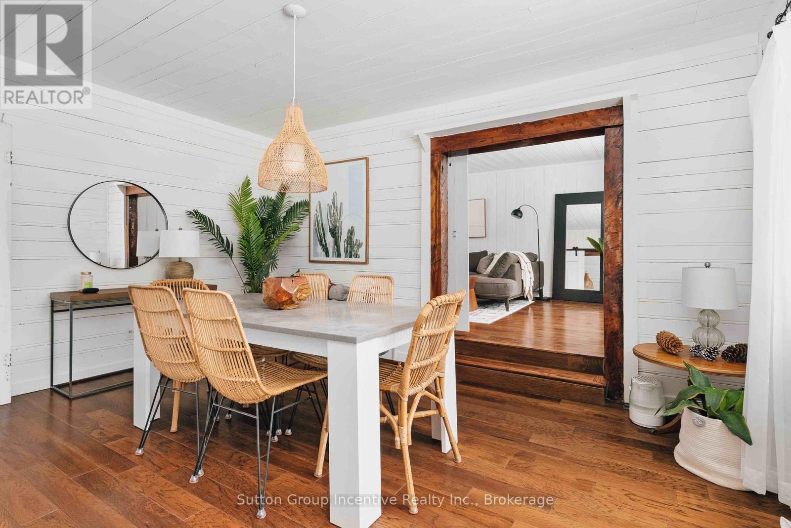 1972 LIMBERLOST ROAD, Lake of Bays, Ontario
