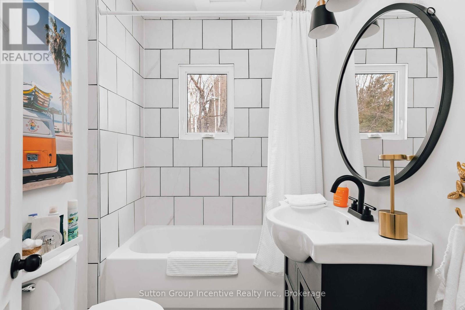 1972 Limberlost Road, Lake Of Bays, Ontario  P1H 2J6 - Photo 16 - X12049016