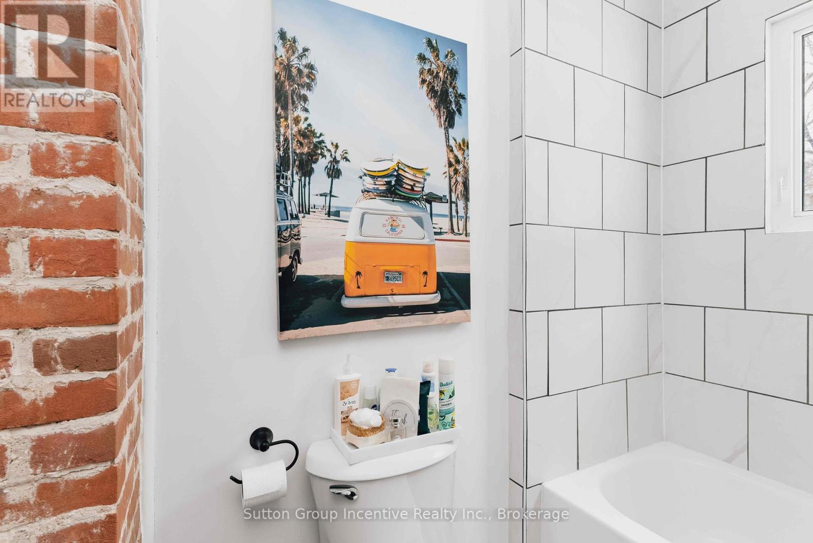 1972 Limberlost Road, Lake Of Bays, Ontario  P1H 2J6 - Photo 17 - X12049016