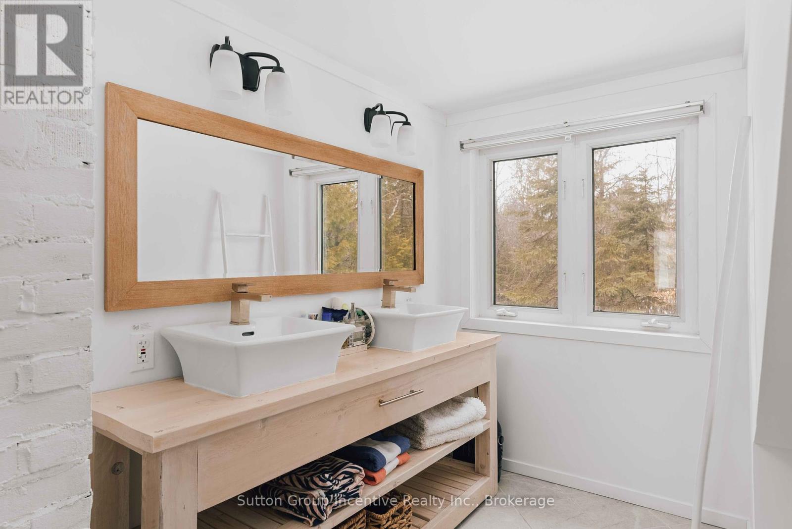 1972 Limberlost Road, Lake Of Bays, Ontario  P1H 2J6 - Photo 23 - X12049016