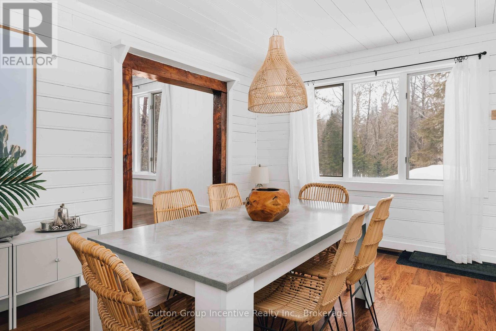 1972 Limberlost Road, Lake Of Bays, Ontario  P1H 2J6 - Photo 3 - X12049016