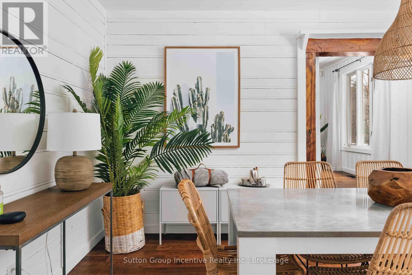 1972 Limberlost Road, Lake Of Bays, Ontario  P1H 2J6 - Photo 4 - X12049016