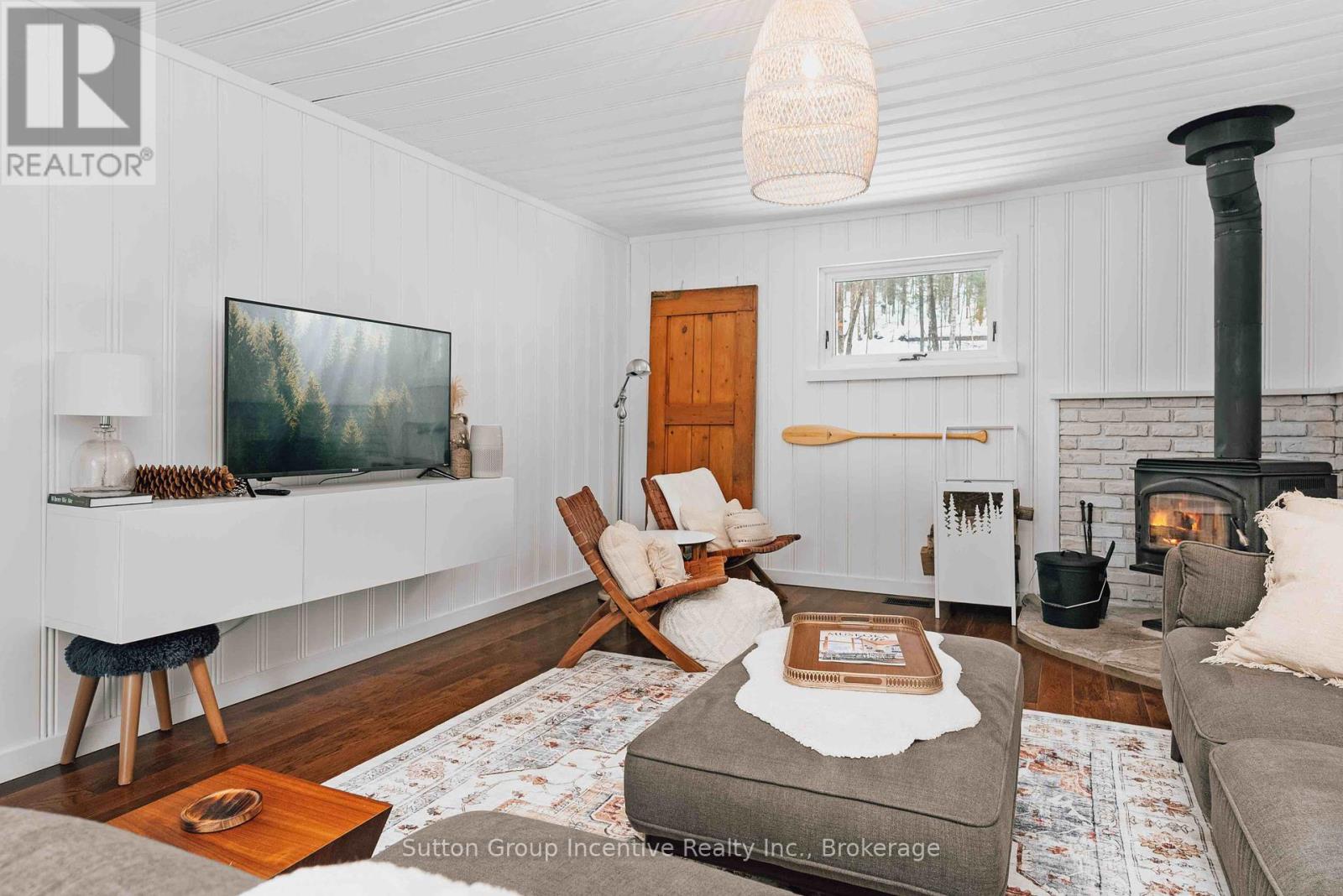 1972 Limberlost Road, Lake Of Bays, Ontario  P1H 2J6 - Photo 7 - X12049016