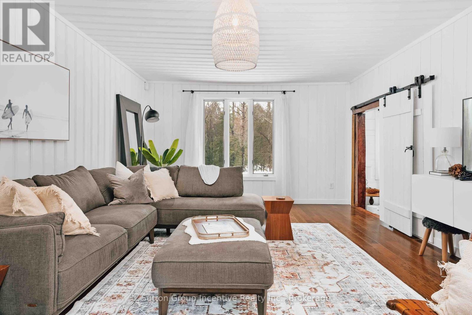 1972 Limberlost Road, Lake Of Bays, Ontario  P1H 2J6 - Photo 9 - X12049016