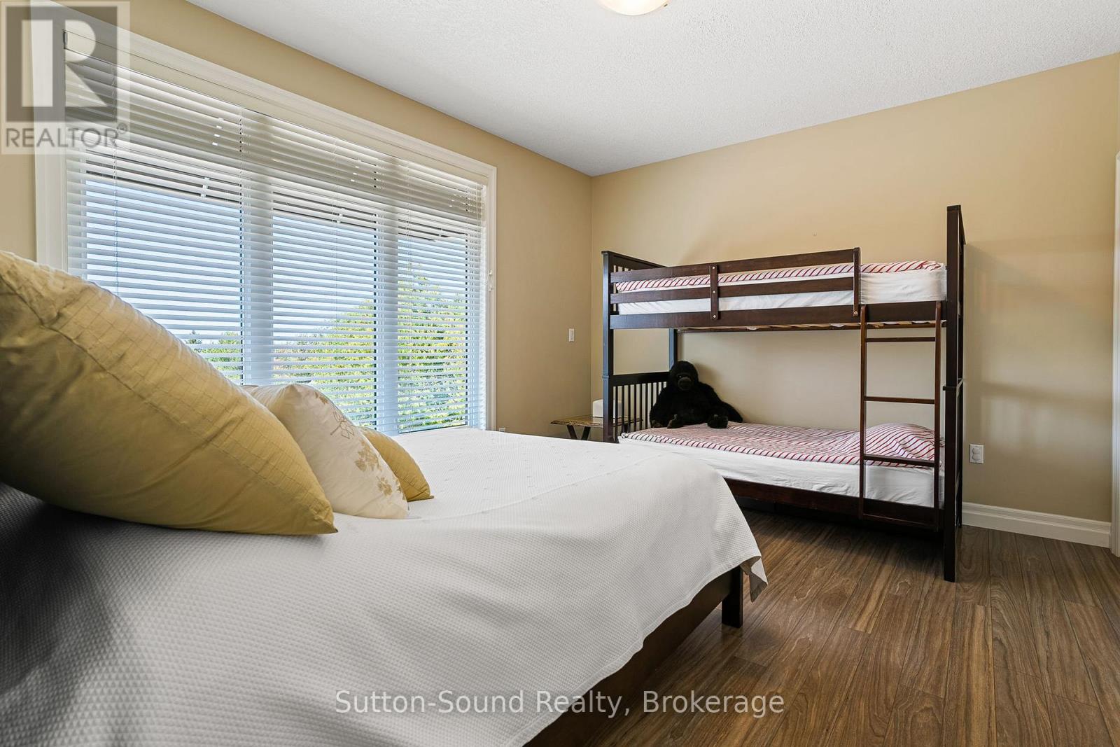 110 Sunset Boulevard, Georgian Bluffs, Ontario  N0H 2T0 - Photo 20 - X12049217