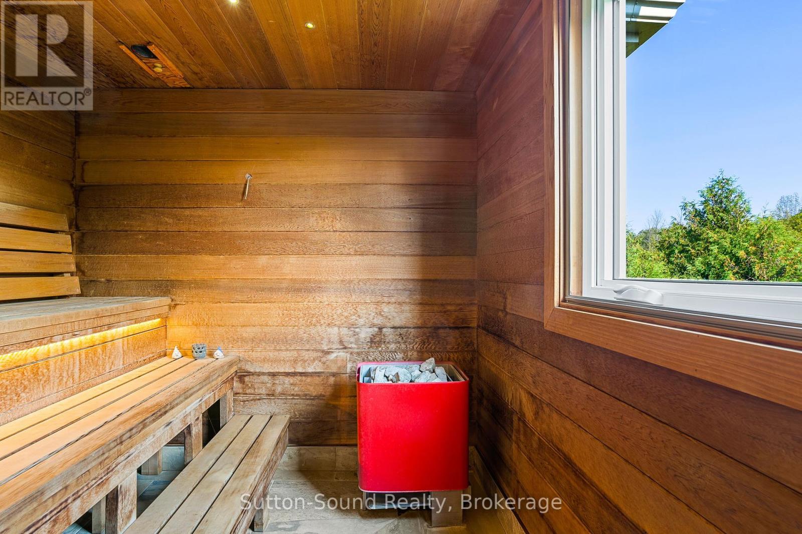 110 Sunset Boulevard, Georgian Bluffs, Ontario  N0H 2T0 - Photo 27 - X12049217