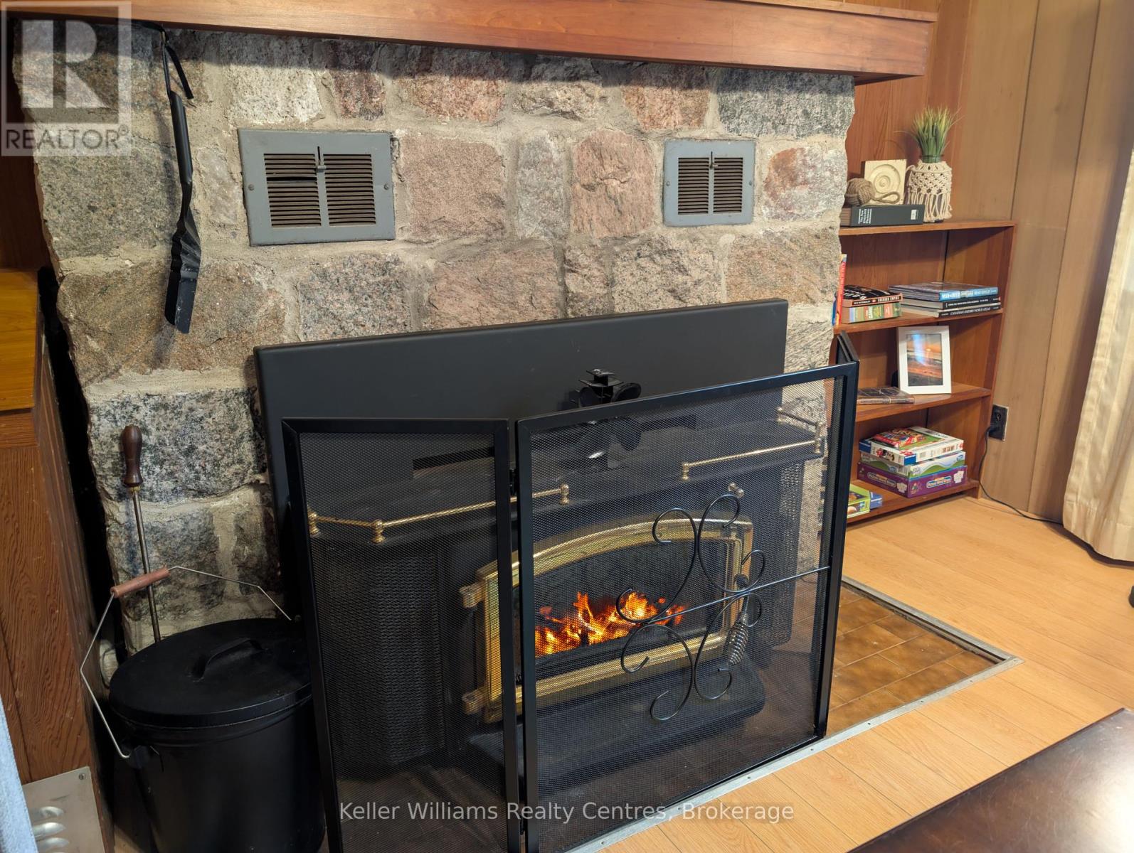425 Huron Road, South Bruce Peninsula, Ontario  N0H 2T0 - Photo 12 - X12049402