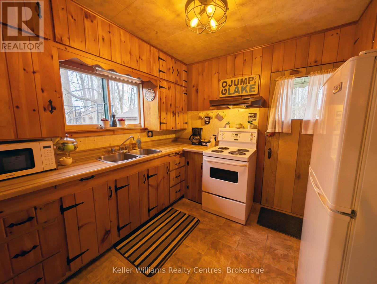 425 Huron Road, South Bruce Peninsula, Ontario  N0H 2T0 - Photo 22 - X12049402