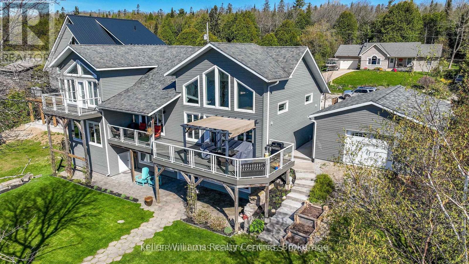 74 North Shore Road, Northern Bruce Peninsula, Ontario  N0H 1W0 - Photo 2 - X12049412