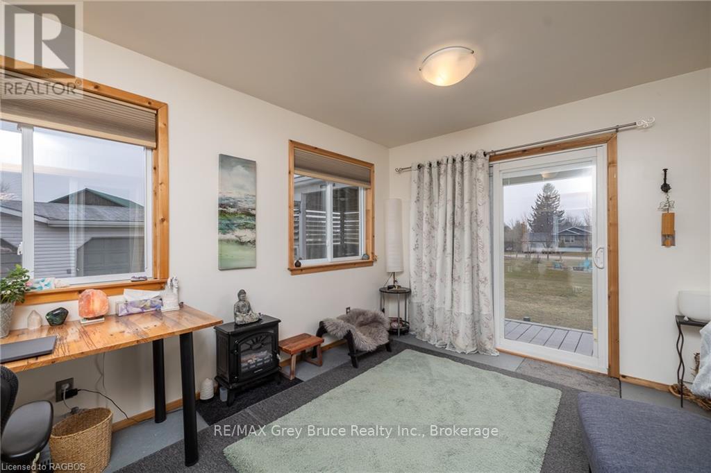 120 Havelock Street, Georgian Bluffs, Ontario  N0H 2T0 - Photo 20 - X12053719