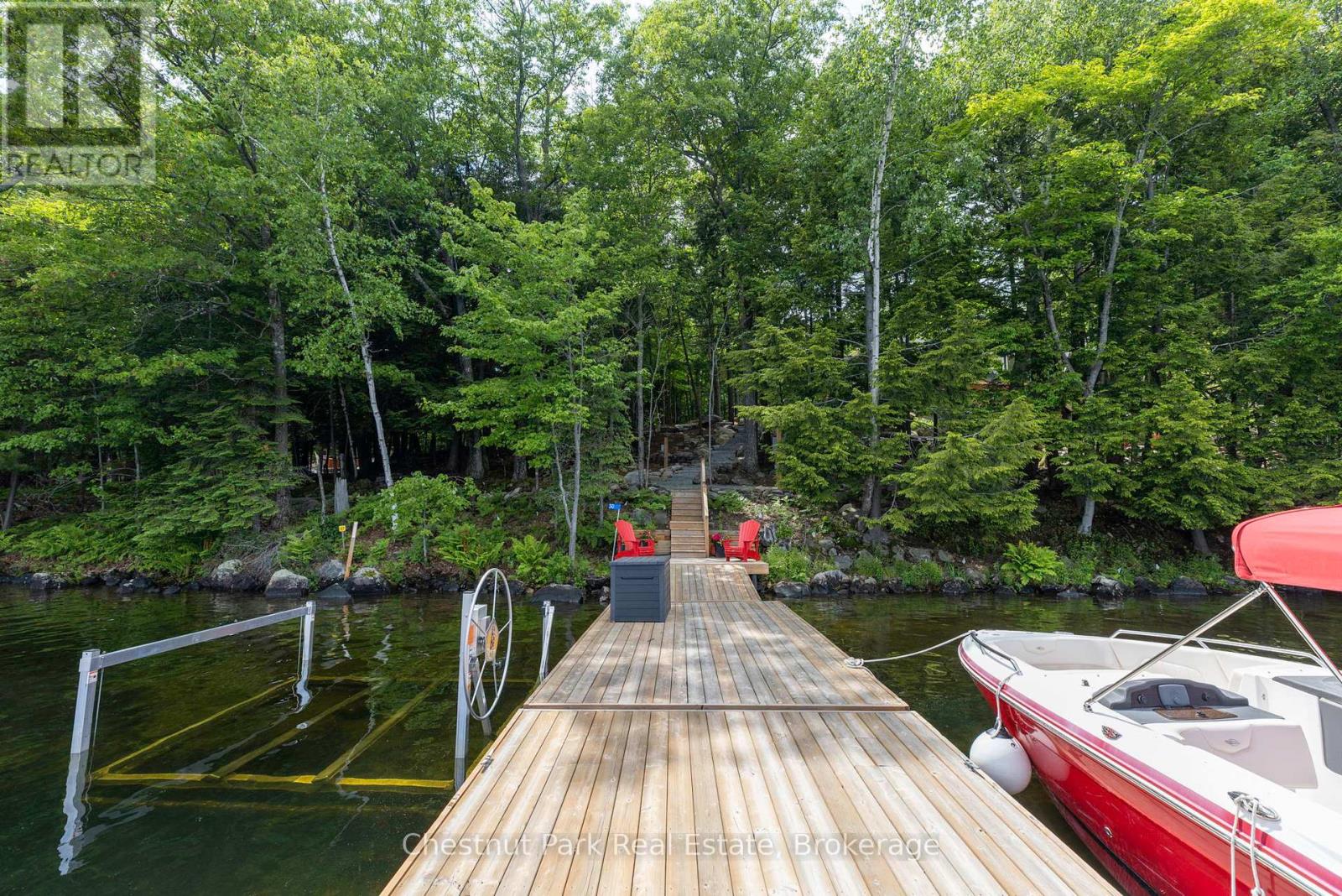 30 Bigwin Island, Lake Of Bays, Ontario  P0B 1A0 - Photo 38 - X12053791