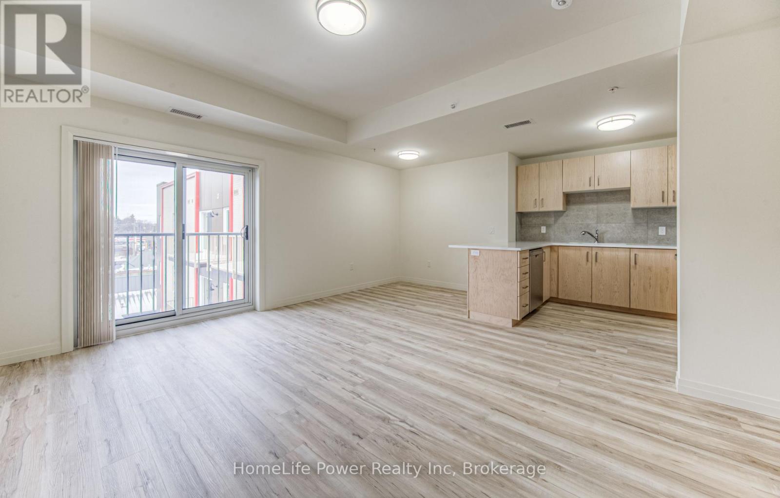 218 - 301 Westmount Road, Kitchener, Ontario  N2M 5M9 - Photo 14 - X12053855