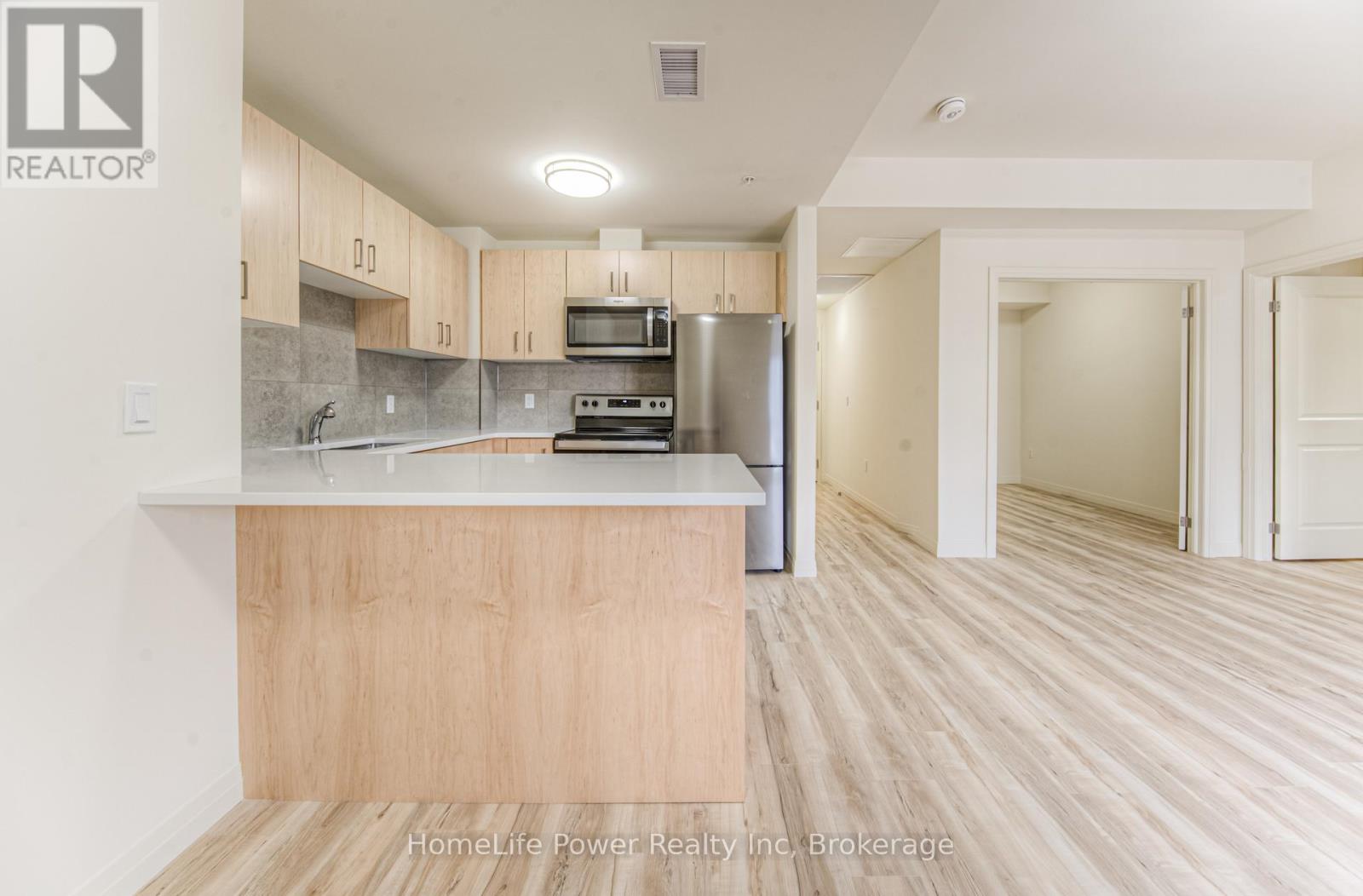218 - 301 Westmount Road, Kitchener, Ontario  N2M 5M9 - Photo 16 - X12053855