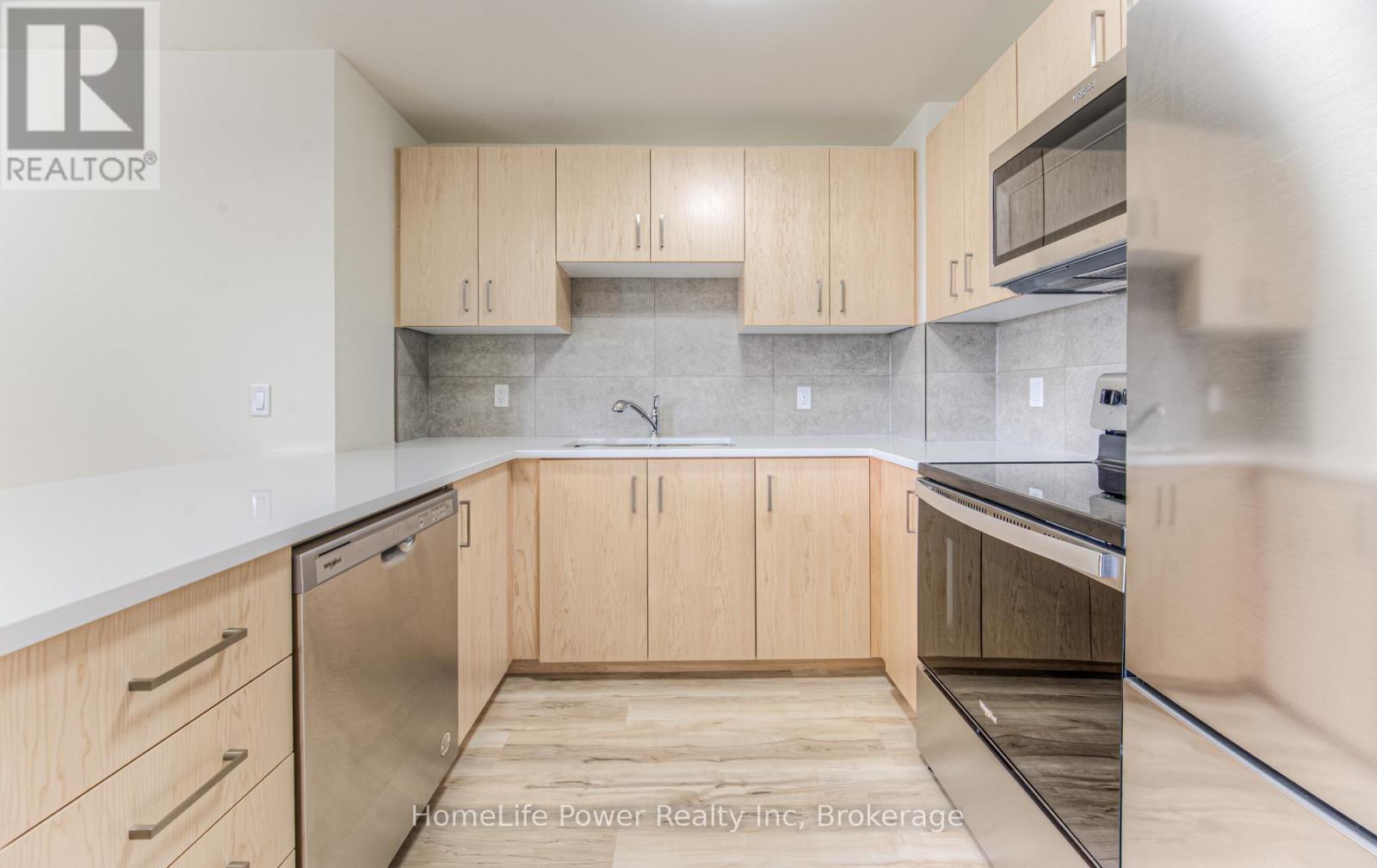 218 - 301 Westmount Road, Kitchener, Ontario  N2M 5M9 - Photo 17 - X12053855