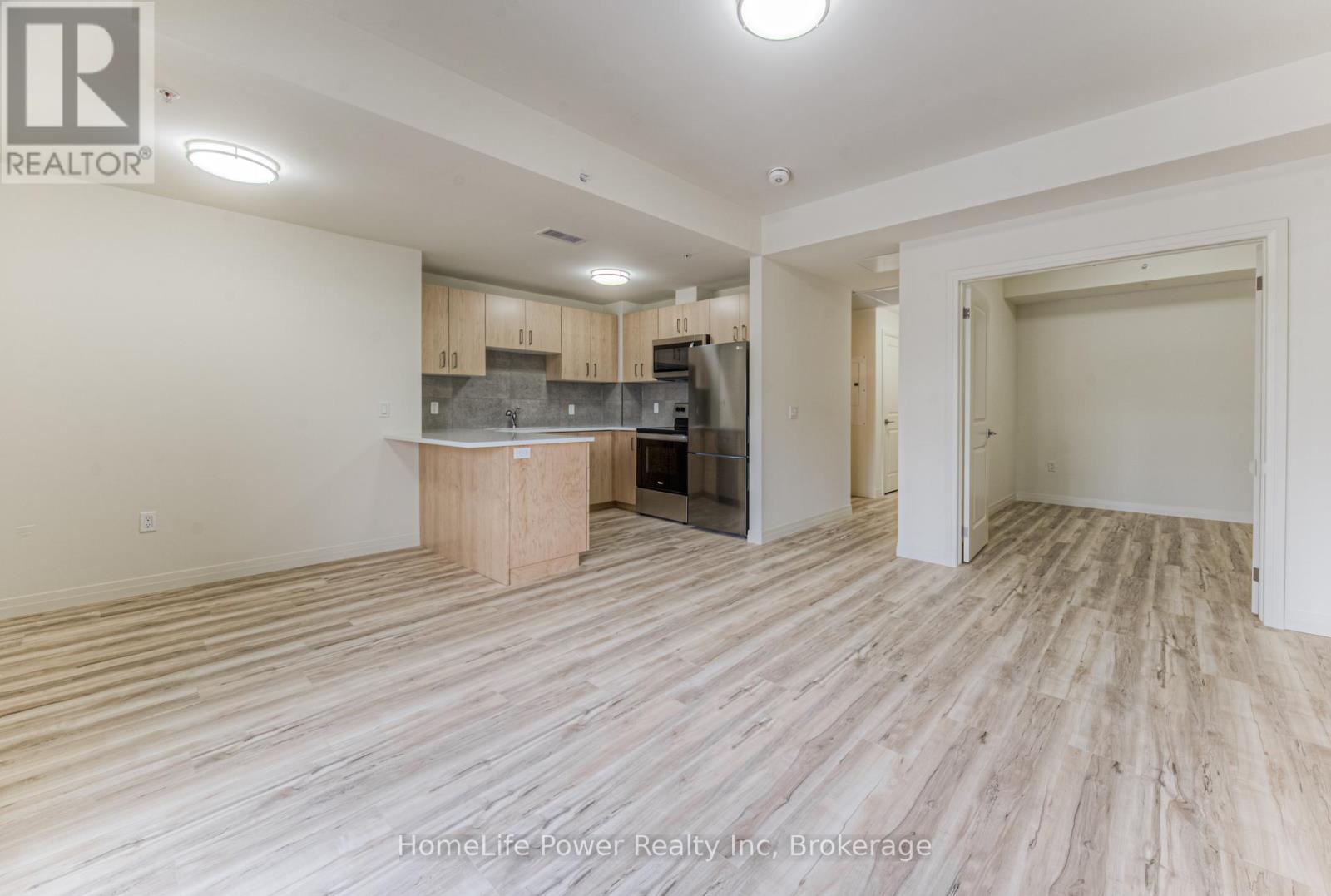 218 - 301 Westmount Road, Kitchener, Ontario  N2M 5M9 - Photo 18 - X12053855