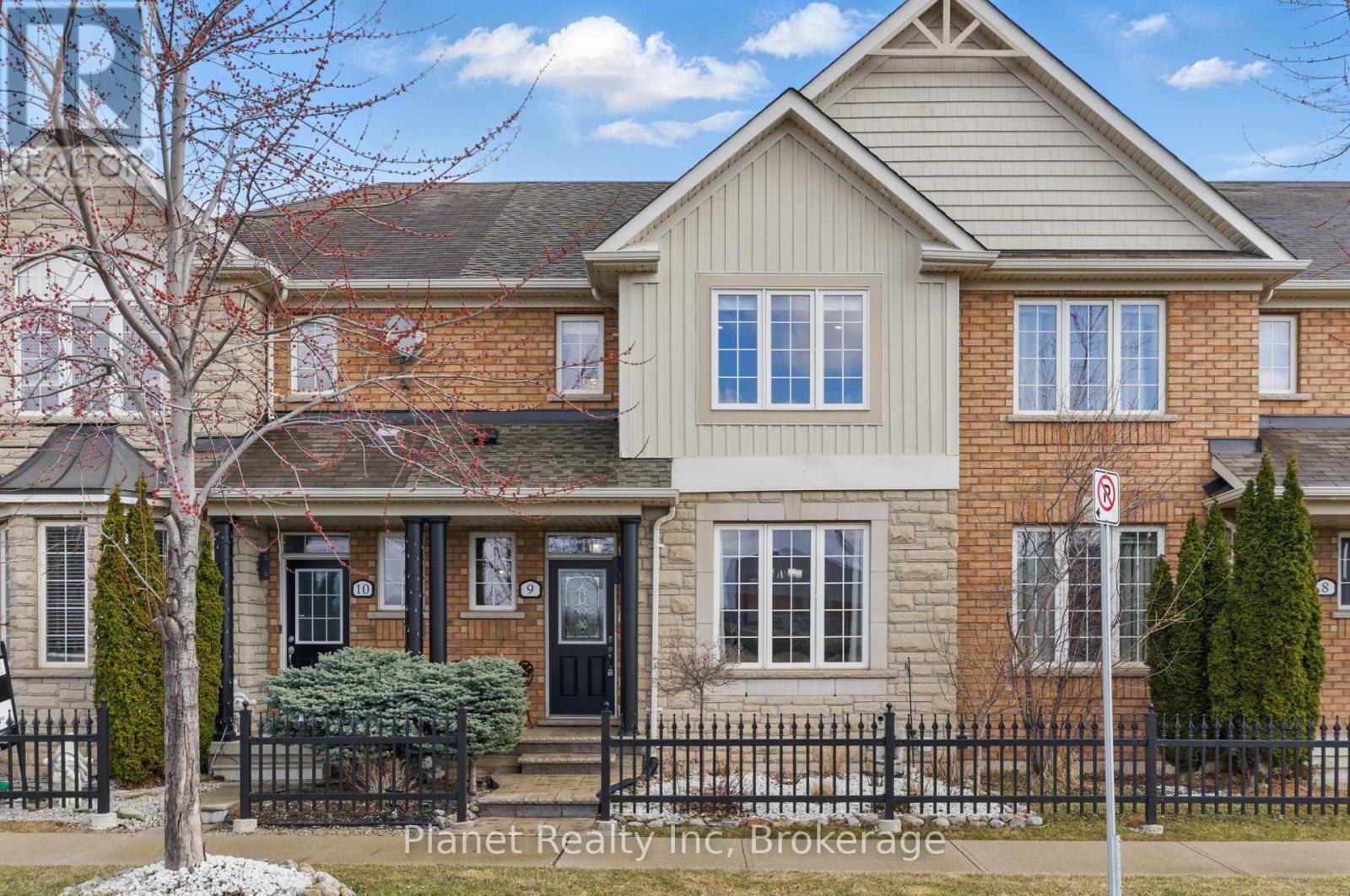 9 - 651 FARMSTEAD DRIVE, Milton, Ontario