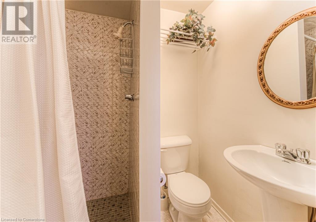 84 Ridgeview Crescent, Waterloo, Ontario  N2L 2P9 - Photo 37 - 40712697