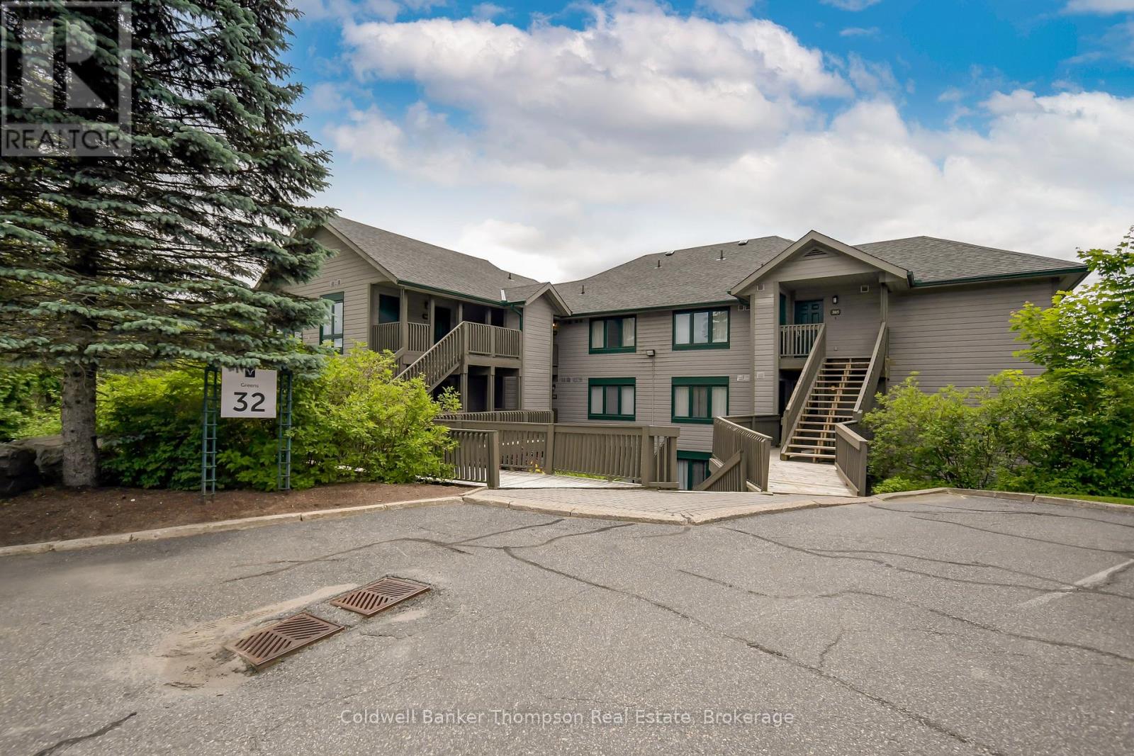 105 - 32 Deerhurst Greens Drive, Huntsville, Ontario  P1H 2E8 - Photo 4 - X12056997