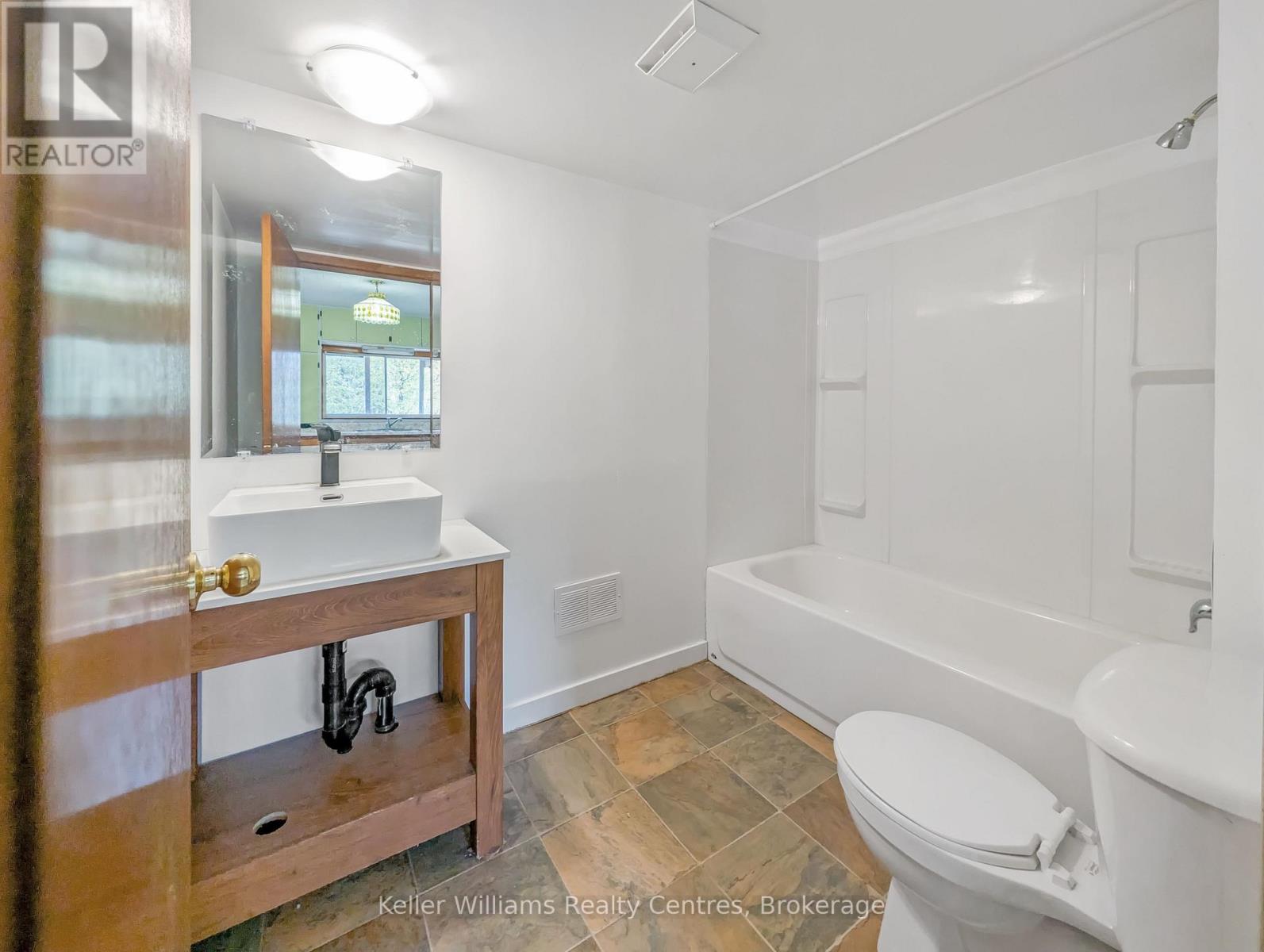 172 Bryant Street, South Bruce Peninsula, Ontario  N0H 2T0 - Photo 32 - X12058144