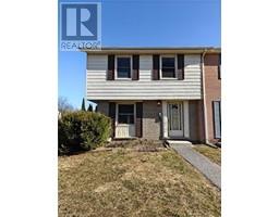 33 QUEENSTON Drive Unit# A, Kitchener, Ontario